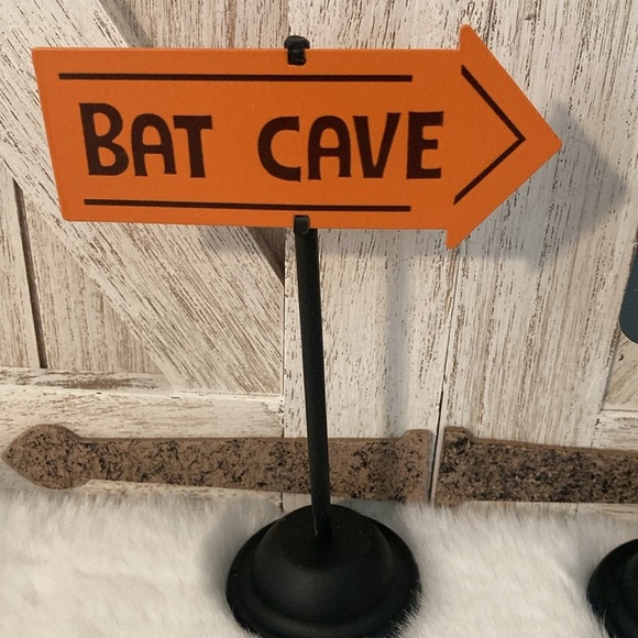 Target Hyde and Eek 2022 Halloween Mini Standing Signs - Picture 2 of 8